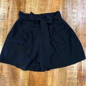 Flowy black shorts